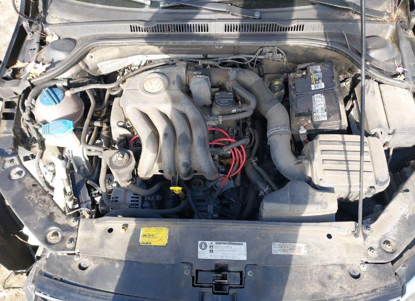 Photo 10 of 2015 Volkswagen Jetta 2.0L S (VIN 3VW2K7AJ4FM339379)