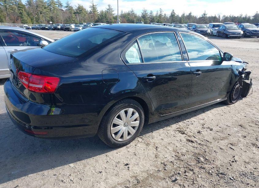 Photo 4 of 2015 Volkswagen Jetta 2.0L S (VIN 3VW2K7AJ4FM339379)