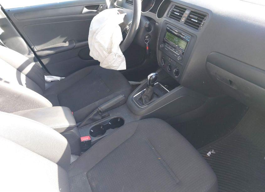Photo 5 of 2015 Volkswagen Jetta 2.0L S (VIN 3VW2K7AJ4FM339379)