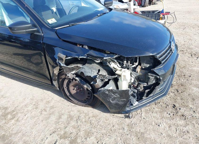 Photo 6 of 2015 Volkswagen Jetta 2.0L S (VIN 3VW2K7AJ4FM339379)