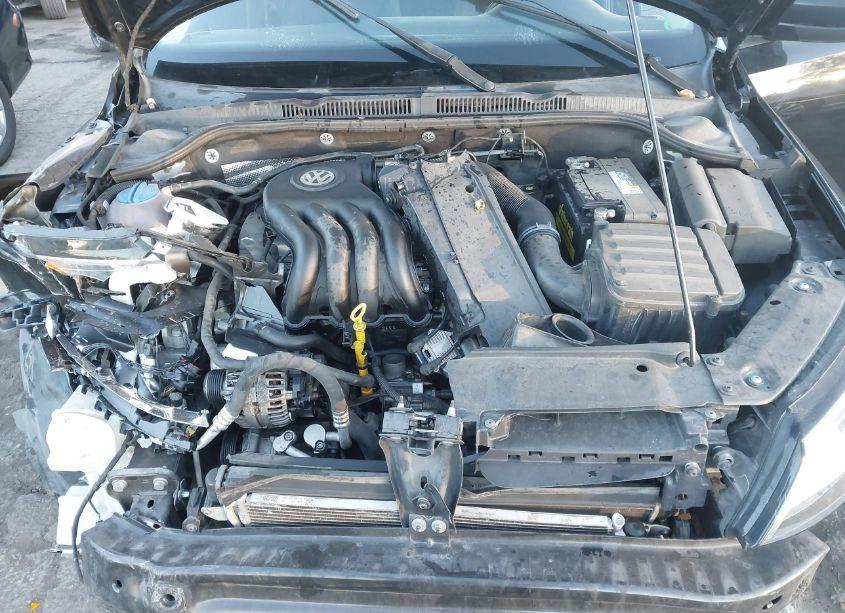 Photo 10 of 2015 Volkswagen Jetta 2.0L S (VIN 3VW2K7AJ4FM349216)