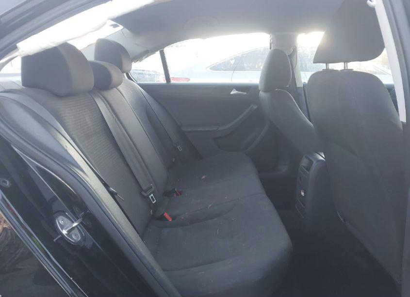 Photo 8 of 2015 Volkswagen Jetta 2.0L S (VIN 3VW2K7AJ4FM349216)