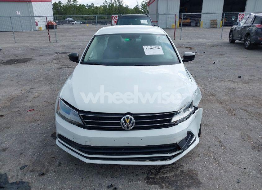 Photo 12 of 2015 Volkswagen Jetta 2.0L S (VIN 3VW2K7AJ4FM349572)