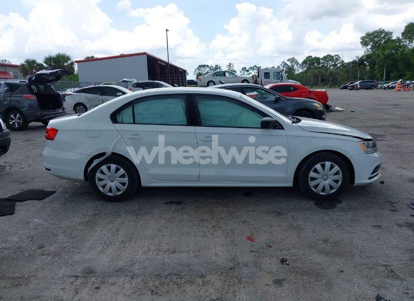 Photo 13 of 2015 Volkswagen Jetta 2.0L S (VIN 3VW2K7AJ4FM349572)