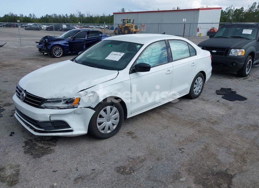 Photo 2 of 2015 Volkswagen Jetta 2.0L S (VIN 3VW2K7AJ4FM349572)