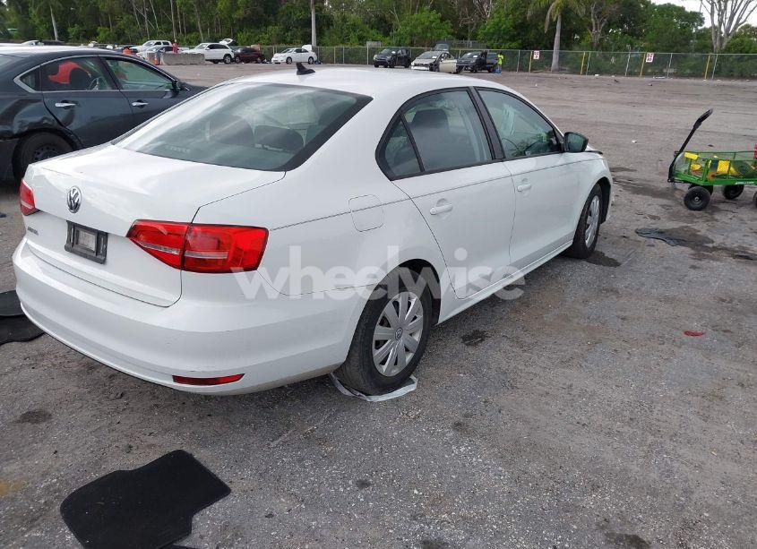 Photo 4 of 2015 Volkswagen Jetta 2.0L S (VIN 3VW2K7AJ4FM349572)
