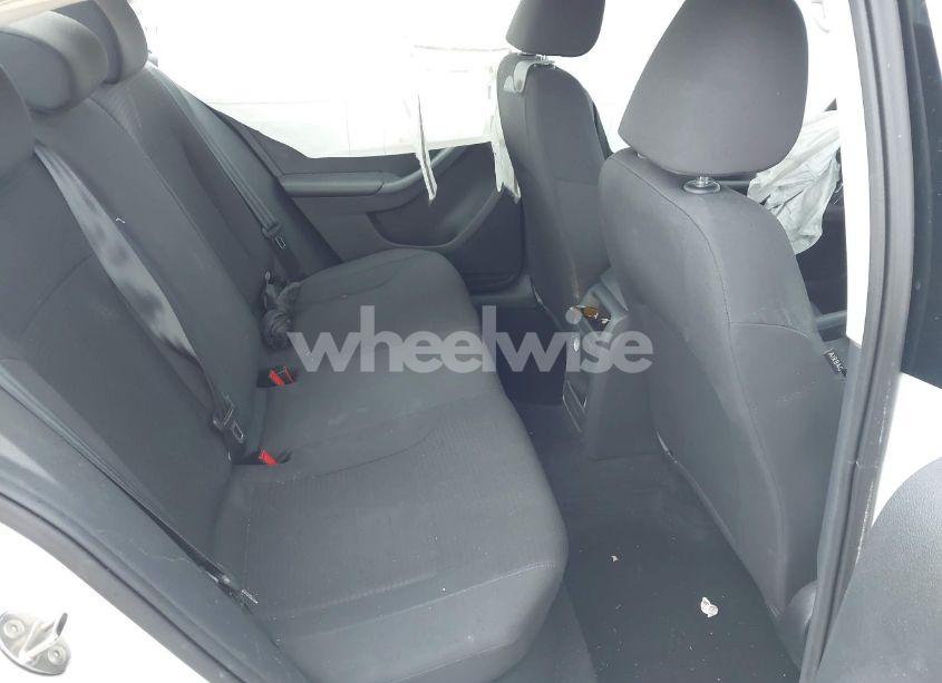 Photo 8 of 2015 Volkswagen Jetta 2.0L S (VIN 3VW2K7AJ4FM349572)