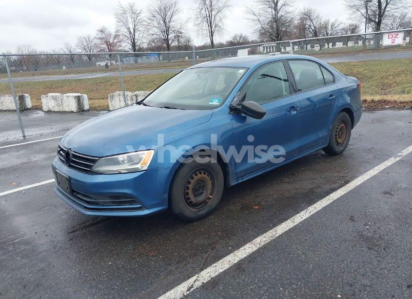 Photo 2 of 2015 Volkswagen Jetta 2.0L S (VIN 3VW2K7AJ4FM400682)