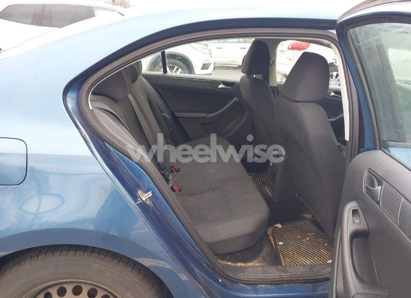 Photo 8 of 2015 Volkswagen Jetta 2.0L S (VIN 3VW2K7AJ4FM400682)