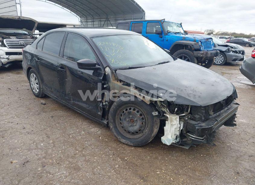 2015 Volkswagen Jetta 2.0L S (VIN 3VW2K7AJ4FM402870) main photo