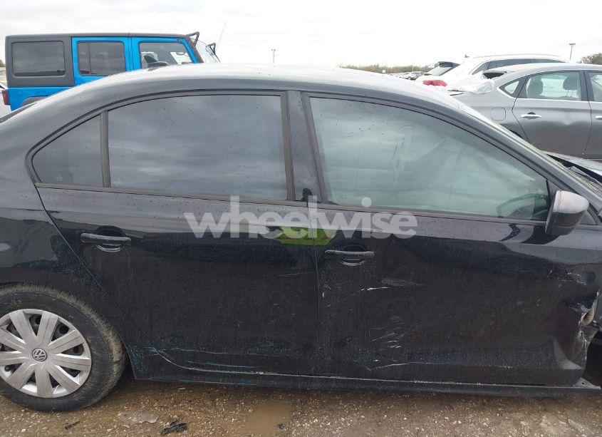 Photo 13 of 2015 Volkswagen Jetta 2.0L S (VIN 3VW2K7AJ4FM402870)