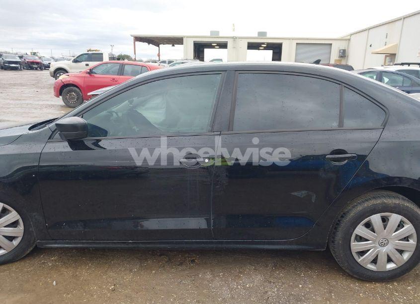 Photo 14 of 2015 Volkswagen Jetta 2.0L S (VIN 3VW2K7AJ4FM402870)