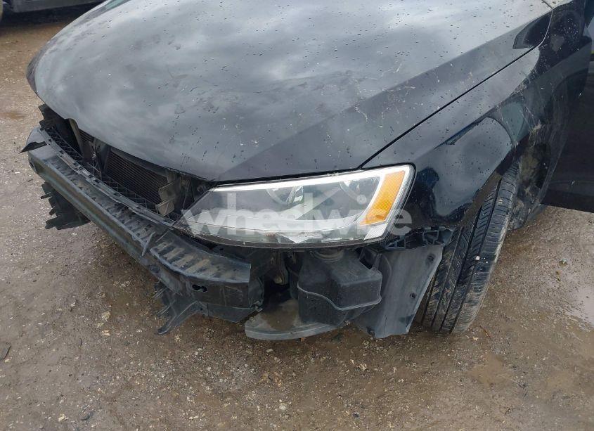 Photo 6 of 2015 Volkswagen Jetta 2.0L S (VIN 3VW2K7AJ4FM402870)