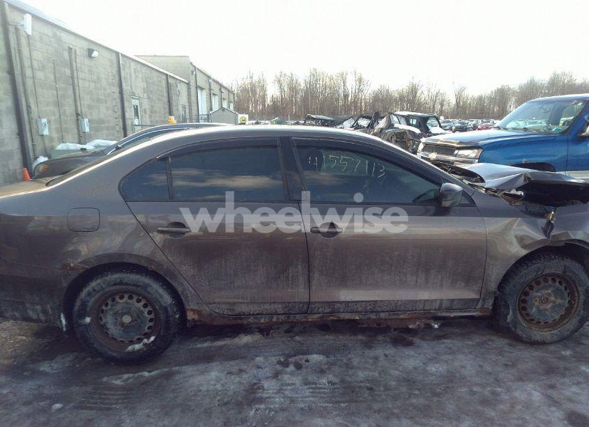 Photo 14 of 2012 Volkswagen Jetta 2.0L S (VIN 3VW2K7AJ5CM307665)