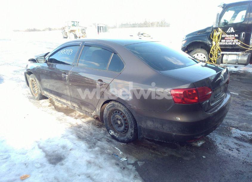 Photo 3 of 2012 Volkswagen Jetta 2.0L S (VIN 3VW2K7AJ5CM307665)