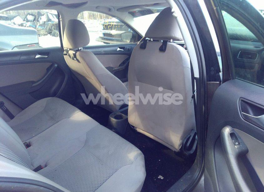 Photo 8 of 2012 Volkswagen Jetta 2.0L S (VIN 3VW2K7AJ5CM307665)