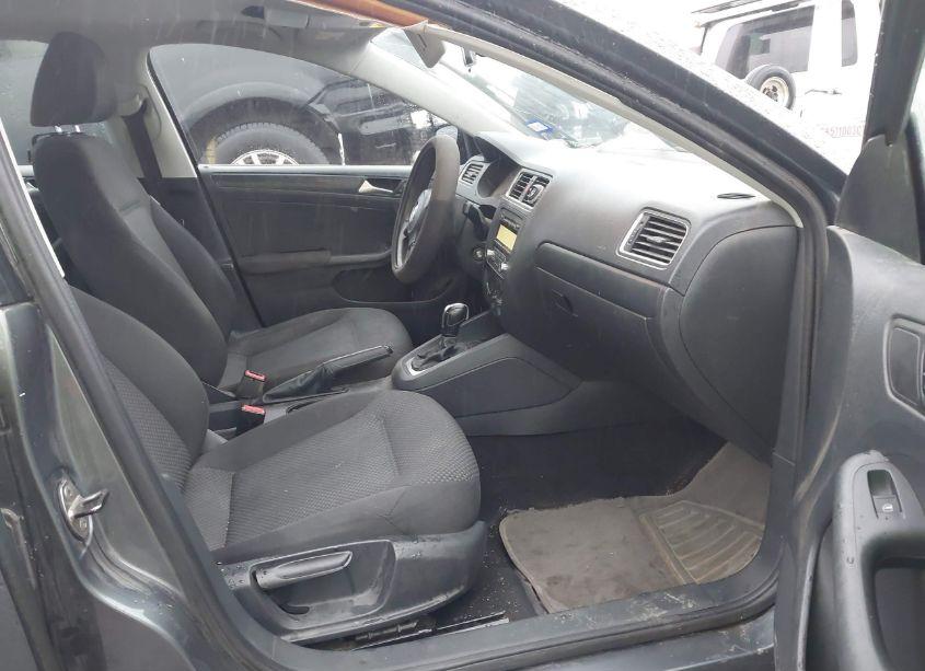 Photo 5 of 2012 Volkswagen Jetta 2.0L S (VIN 3VW2K7AJ5CM347812)