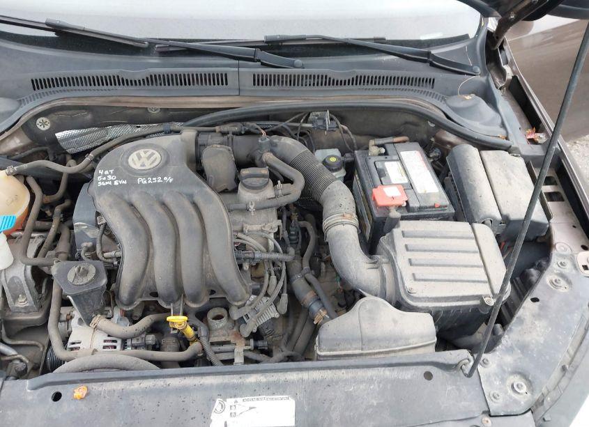 Photo 10 of 2013 Volkswagen Jetta 2.0L S (VIN 3VW2K7AJ5DM233486)