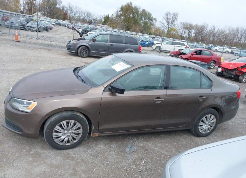 Photo 14 of 2013 Volkswagen Jetta 2.0L S (VIN 3VW2K7AJ5DM233486)