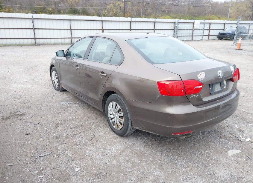 Photo 3 of 2013 Volkswagen Jetta 2.0L S (VIN 3VW2K7AJ5DM233486)