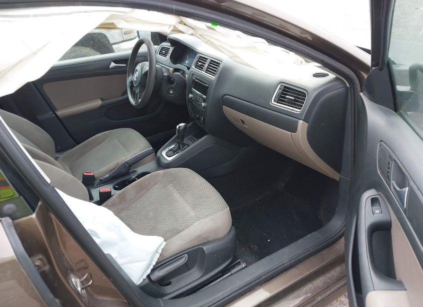 Photo 5 of 2013 Volkswagen Jetta 2.0L S (VIN 3VW2K7AJ5DM233486)