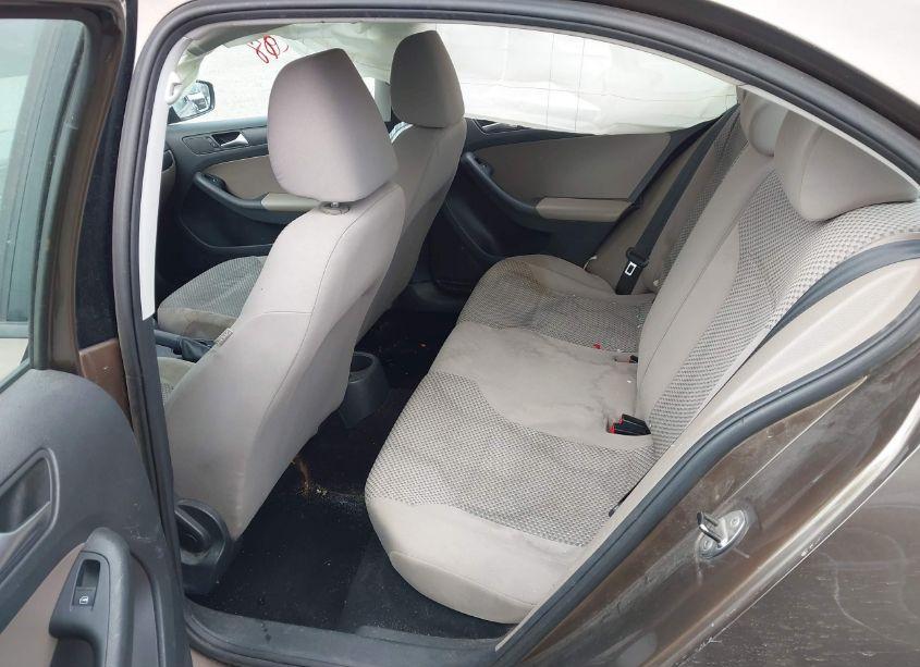 Photo 8 of 2013 Volkswagen Jetta 2.0L S (VIN 3VW2K7AJ5DM233486)