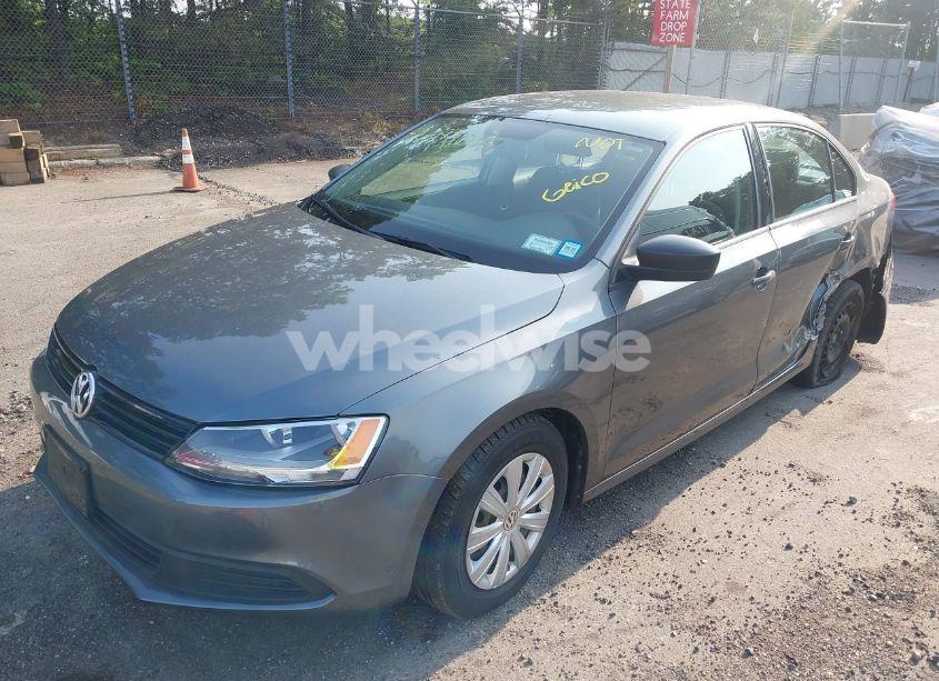 Photo 2 of 2013 Volkswagen Jetta 2.0L S (VIN 3VW2K7AJ5DM317078)