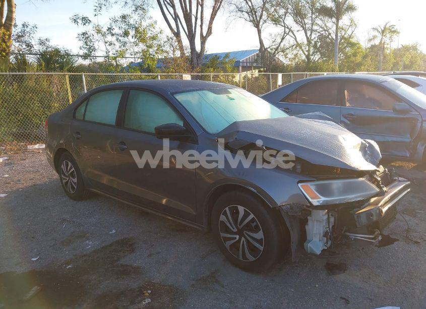 2014 Volkswagen Jetta 2.0L S (VIN 3VW2K7AJ5EM222988) main photo