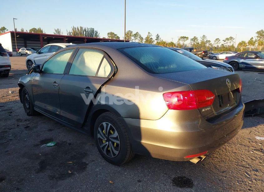 Photo 3 of 2014 Volkswagen Jetta 2.0L S (VIN 3VW2K7AJ5EM222988)