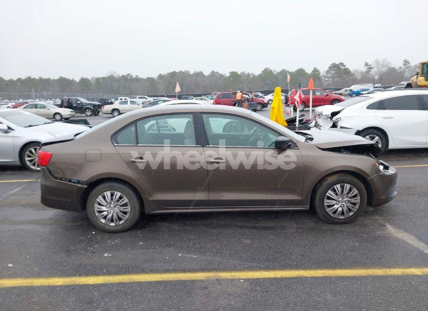 Photo 12 of 2014 Volkswagen Jetta 2.0L S (VIN 3VW2K7AJ5EM232288)