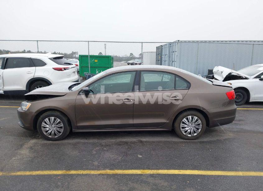 Photo 13 of 2014 Volkswagen Jetta 2.0L S (VIN 3VW2K7AJ5EM232288)