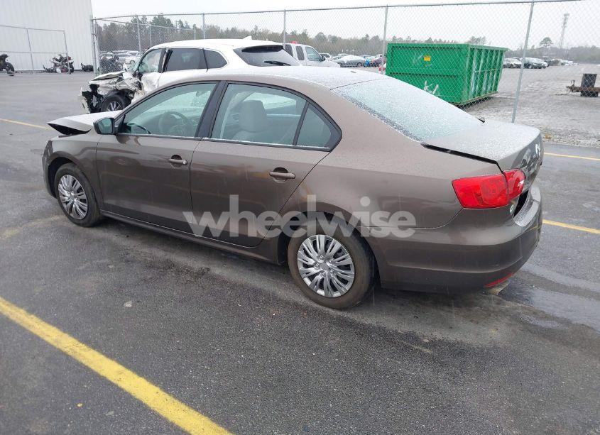 Photo 3 of 2014 Volkswagen Jetta 2.0L S (VIN 3VW2K7AJ5EM232288)