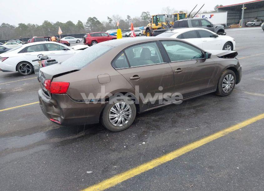 Photo 4 of 2014 Volkswagen Jetta 2.0L S (VIN 3VW2K7AJ5EM232288)