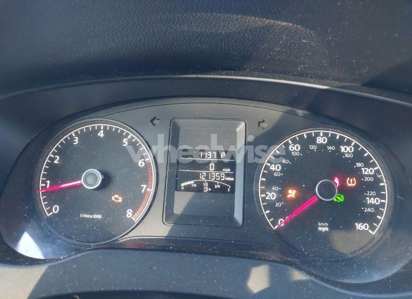 Photo 7 of 2014 Volkswagen Jetta 2.0L S (VIN 3VW2K7AJ5EM247096)