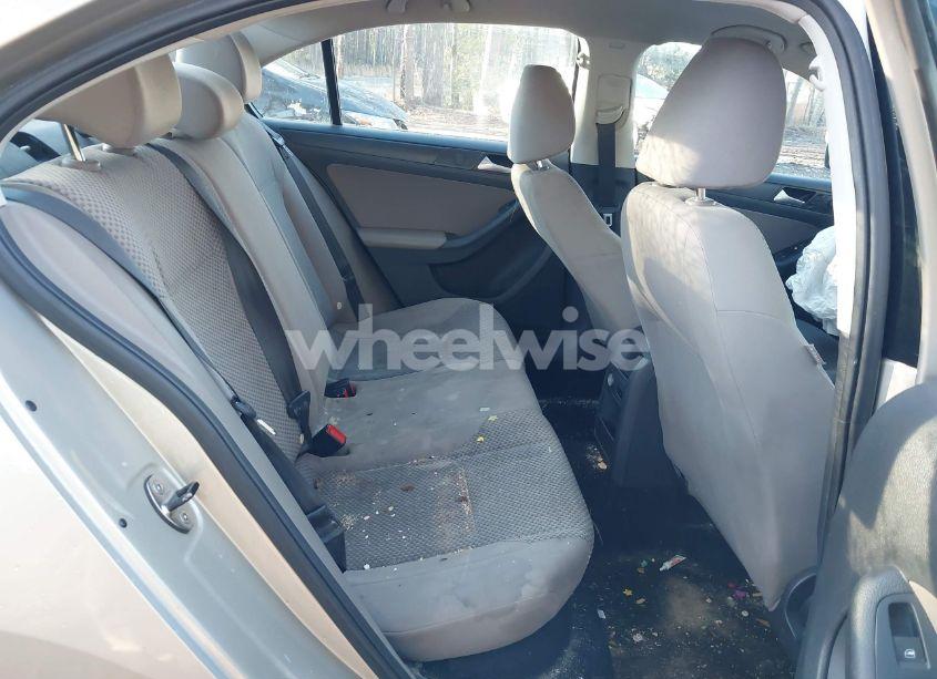 Photo 8 of 2014 Volkswagen Jetta 2.0L S (VIN 3VW2K7AJ5EM247096)