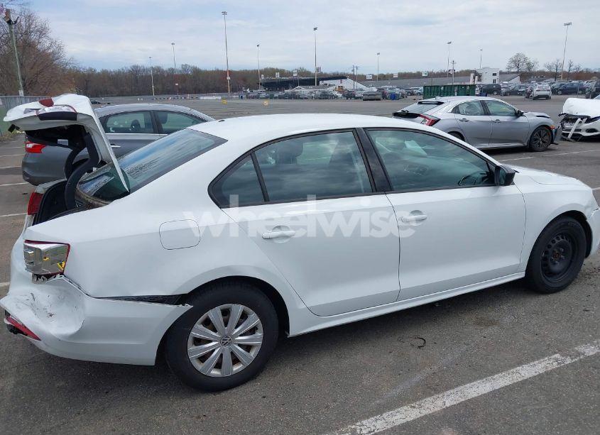 Photo 14 of 2014 Volkswagen Jetta 2.0L S (VIN 3VW2K7AJ5EM329328)