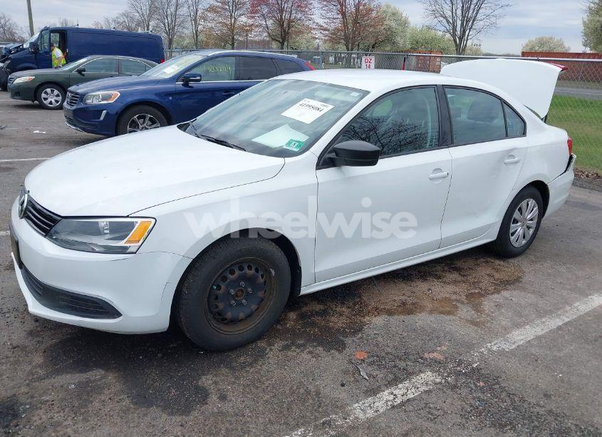 Photo 2 of 2014 Volkswagen Jetta 2.0L S (VIN 3VW2K7AJ5EM329328)