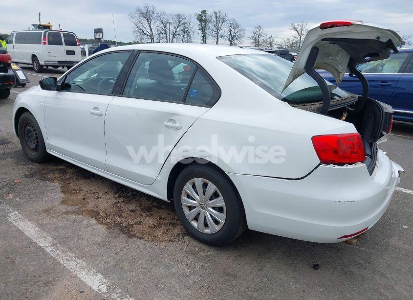Photo 3 of 2014 Volkswagen Jetta 2.0L S (VIN 3VW2K7AJ5EM329328)