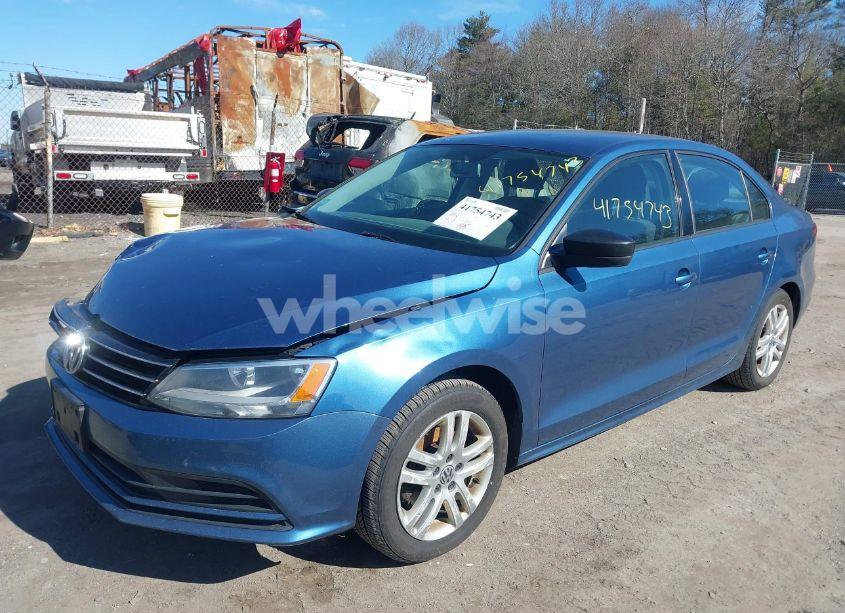Photo 2 of 2015 Volkswagen Jetta 2.0L S (VIN 3VW2K7AJ5FM236018)