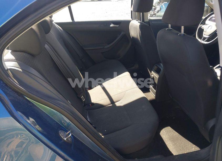 Photo 8 of 2015 Volkswagen Jetta 2.0L S (VIN 3VW2K7AJ5FM236018)