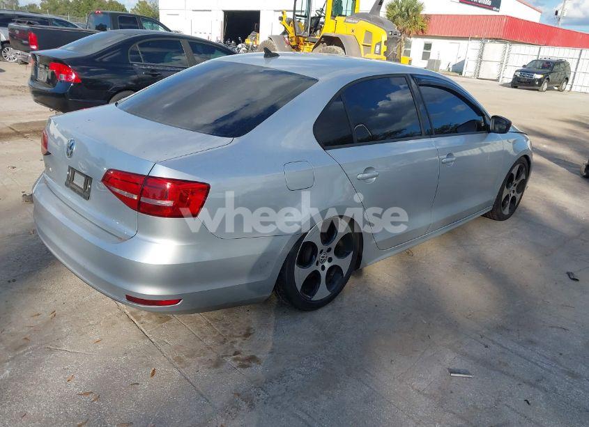 Photo 4 of 2015 Volkswagen Jetta 2.0L S (VIN 3VW2K7AJ5FM311395)