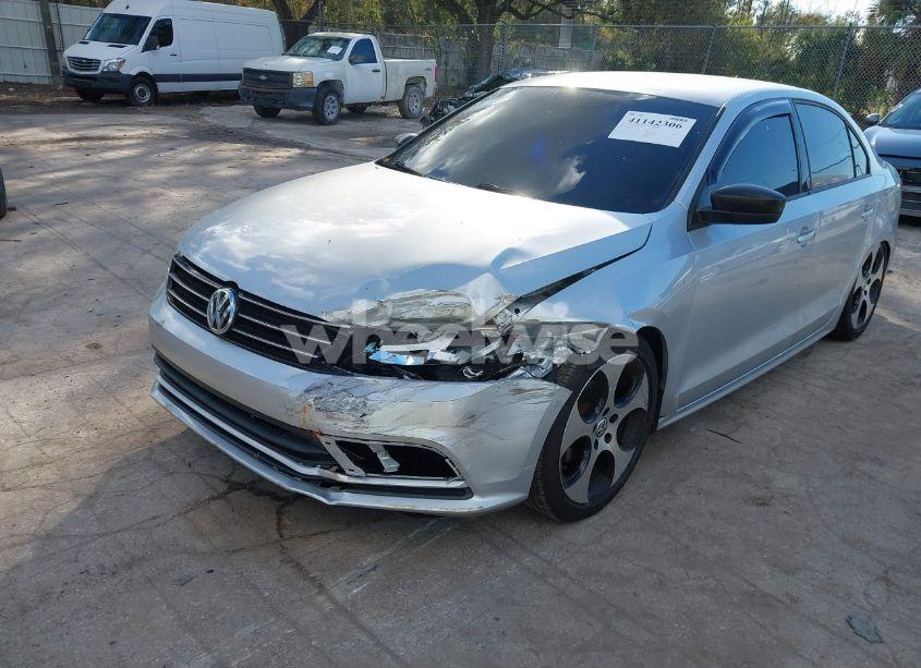 Photo 6 of 2015 Volkswagen Jetta 2.0L S (VIN 3VW2K7AJ5FM311395)