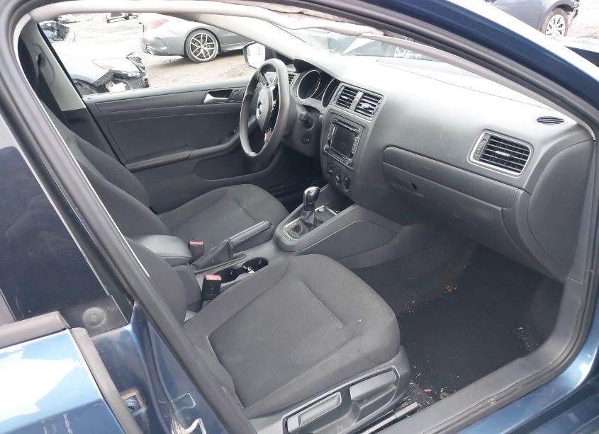 Photo 5 of 2015 Volkswagen Jetta 2.0L S (VIN 3VW2K7AJ5FM406555)
