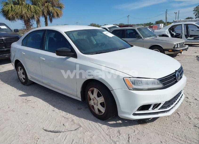 2015 Volkswagen Jetta 2.0L S (VIN 3VW2K7AJ5FM413523) main photo