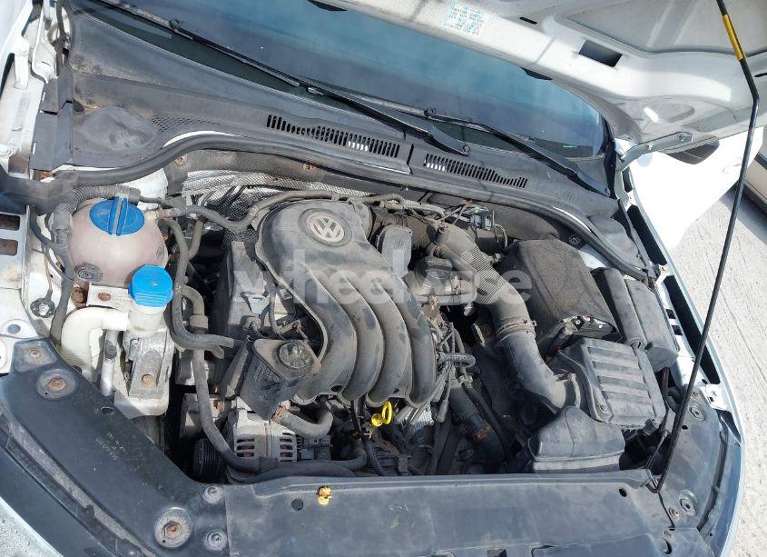 Photo 10 of 2015 Volkswagen Jetta 2.0L S (VIN 3VW2K7AJ5FM413523)