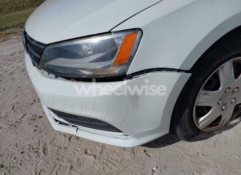 Photo 6 of 2015 Volkswagen Jetta 2.0L S (VIN 3VW2K7AJ5FM413523)