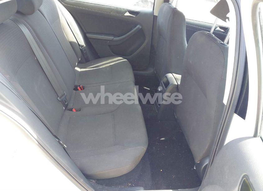 Photo 8 of 2015 Volkswagen Jetta 2.0L S (VIN 3VW2K7AJ5FM413523)