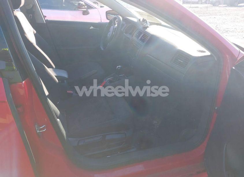 Photo 5 of 2015 Volkswagen Jetta 2.0L S (VIN 3VW2K7AJ5FM419757)