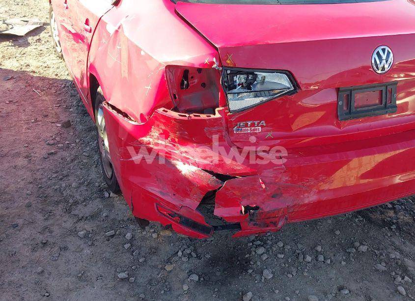 Photo 6 of 2015 Volkswagen Jetta 2.0L S (VIN 3VW2K7AJ5FM419757)