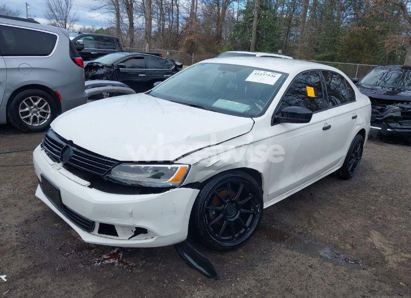 Photo 2 of 2011 Volkswagen Jetta 2.0L S (VIN 3VW2K7AJ6BM360261)